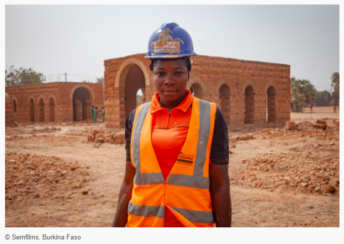 Un nouveau système d’apprentissage de qualité pour accroître les compétences des jeunes au Burkina Faso